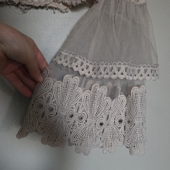 Revamped Beige Lace Embellished Crop Blouse with Bell Sleeves Size S - Picture 5 of 5